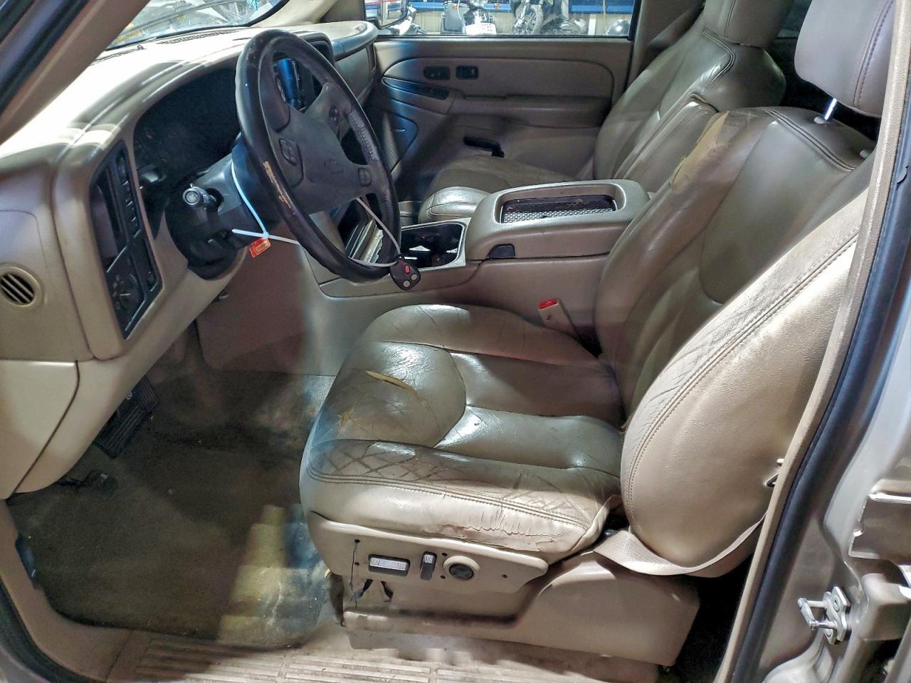 2004 CHEVROLET Suburban