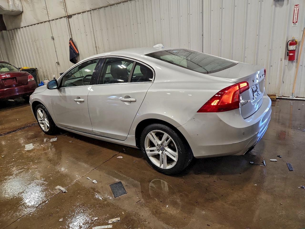 2015 VOLVO S60