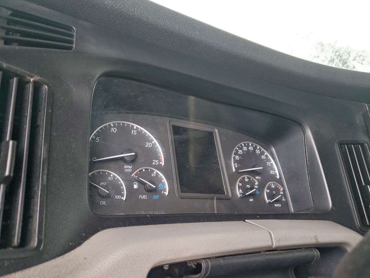 2020 FREIGHTLINER CASCADIA 126