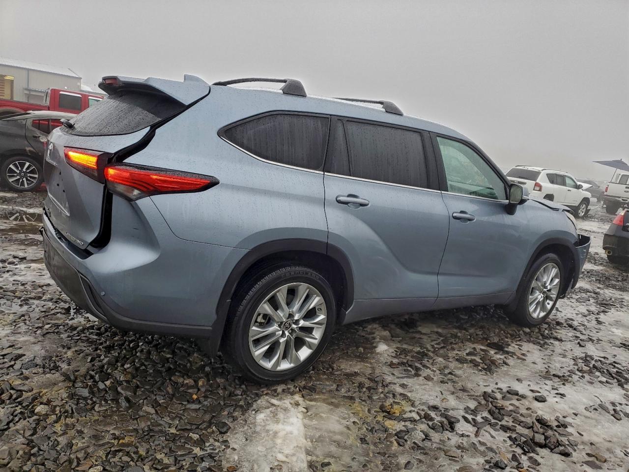 2022 TOYOTA HIGHLANDER