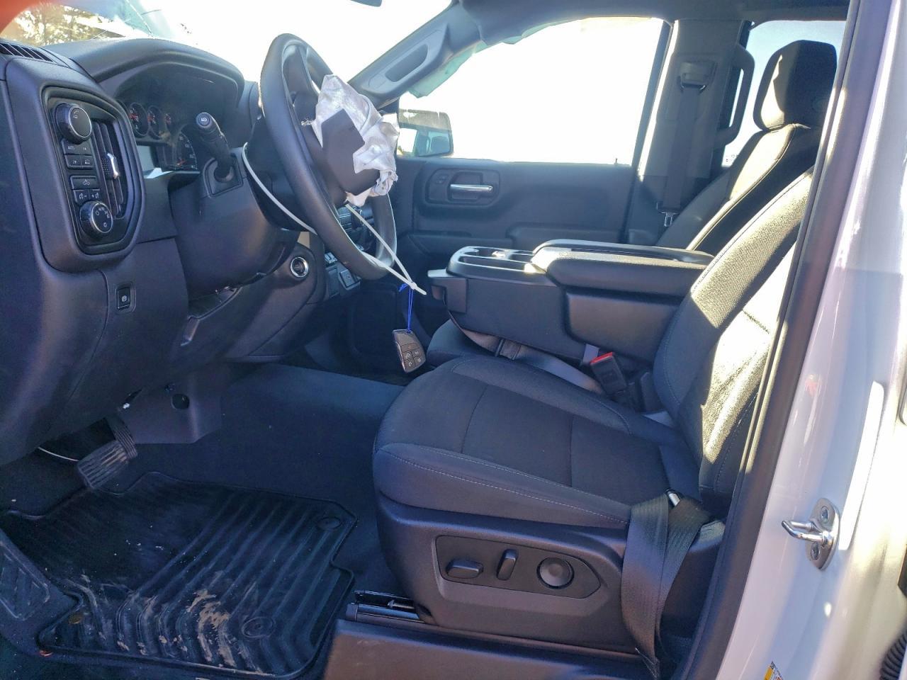 2025 CHEVROLET Silverado