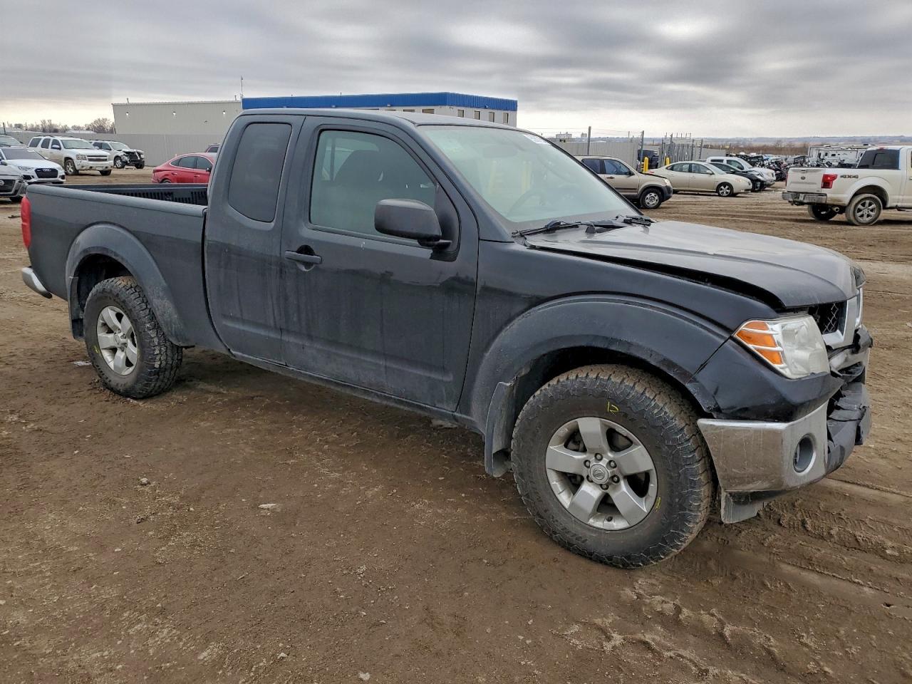 2011 NISSAN Frontier