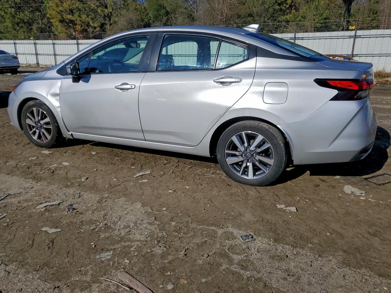 2020 NISSAN VERSA