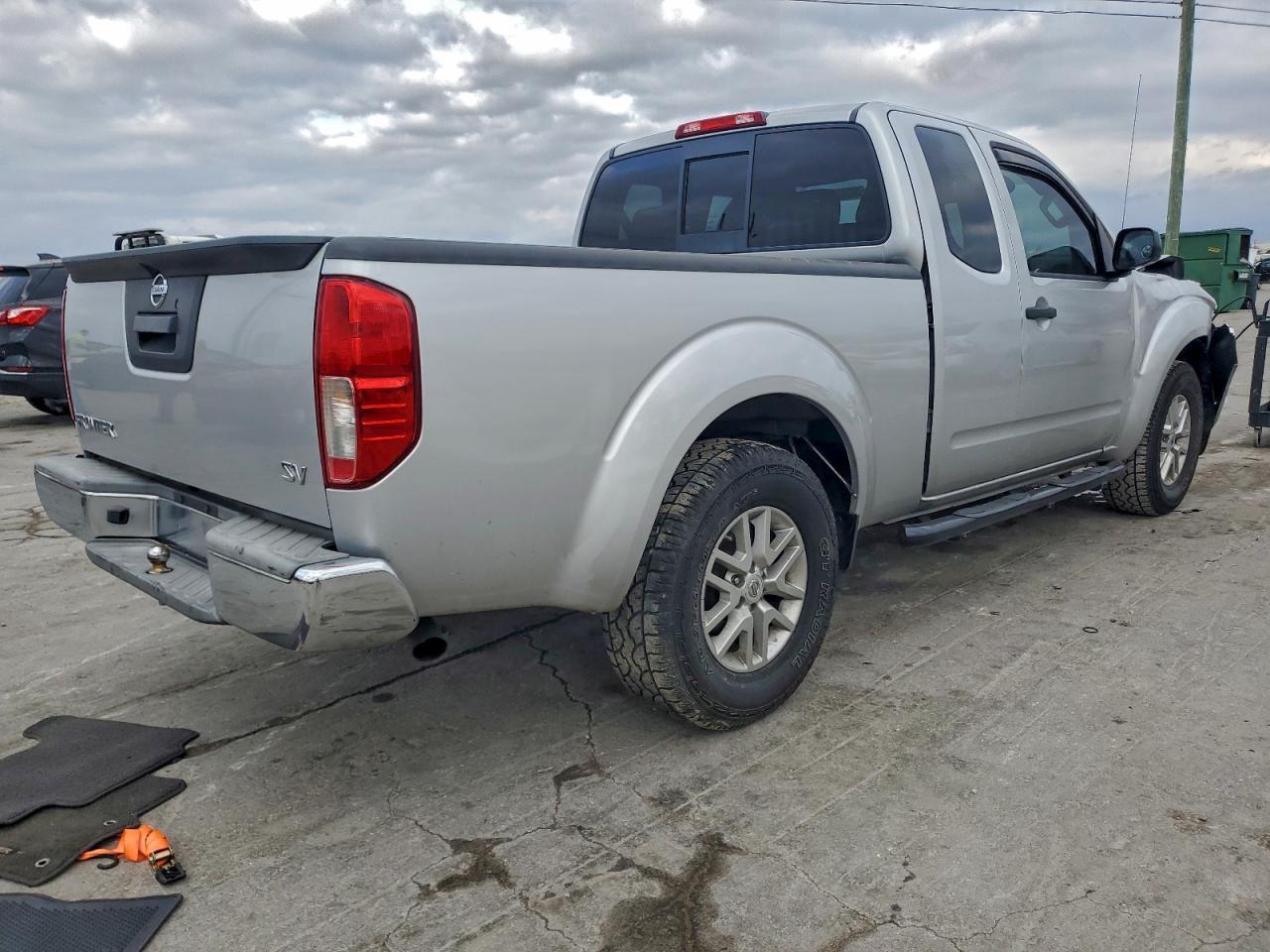 2015 NISSAN Frontier
