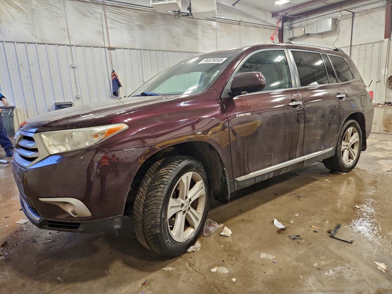 2013 TOYOTA HIGHLANDER