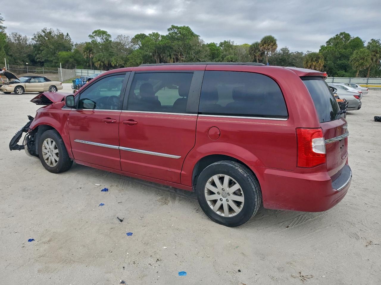 2015 CHRYSLER Town & Country