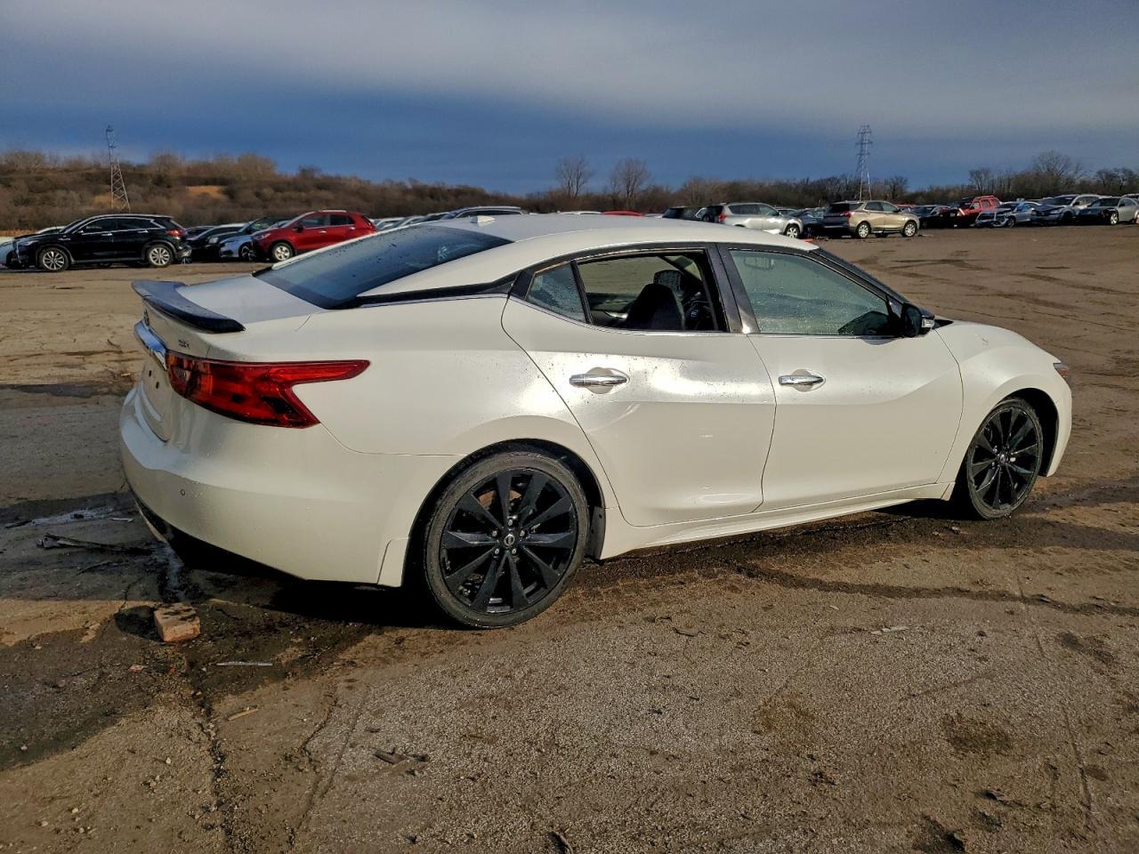 2017 NISSAN Maxima
