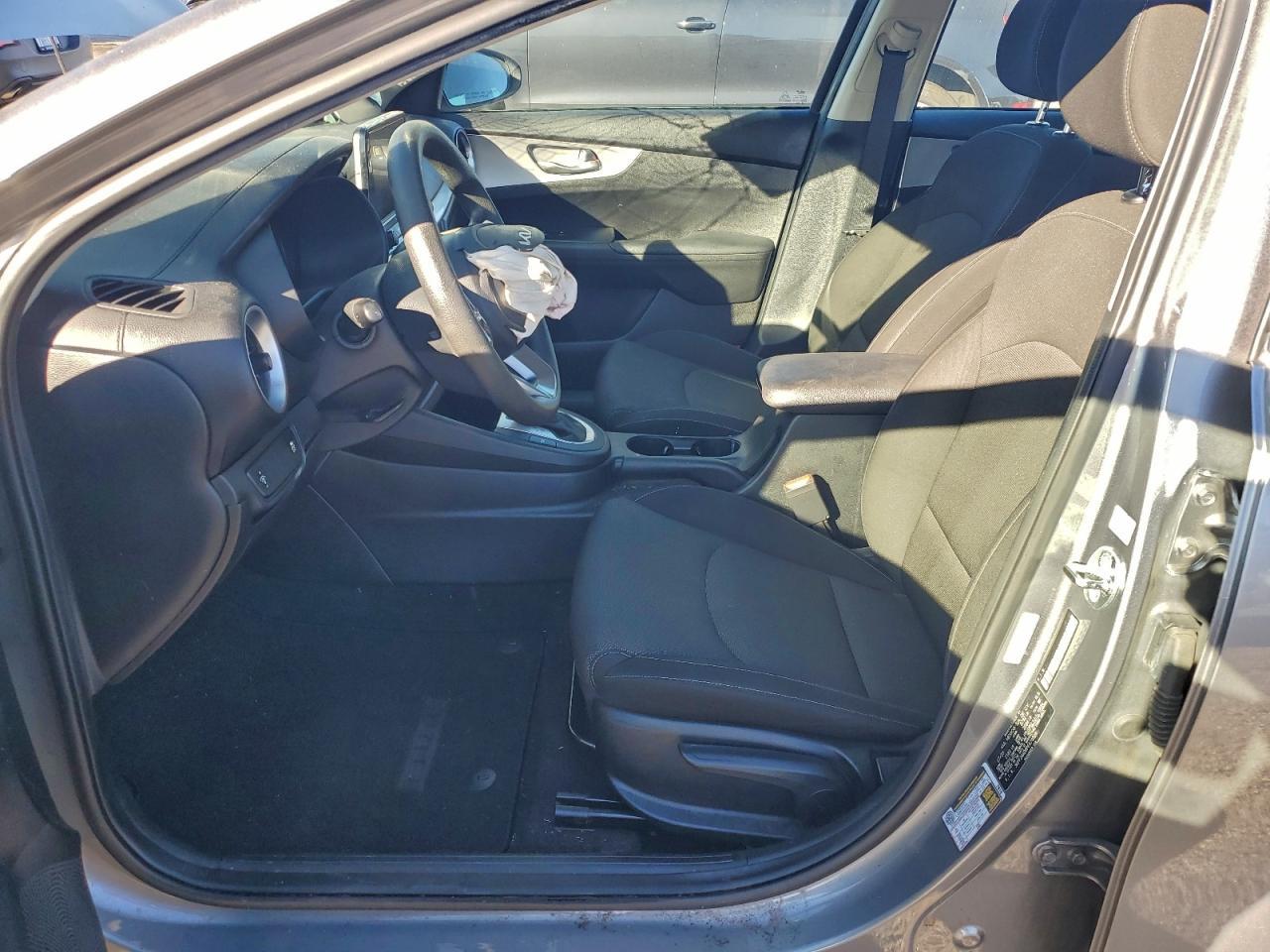 2023 KIA FORTE
