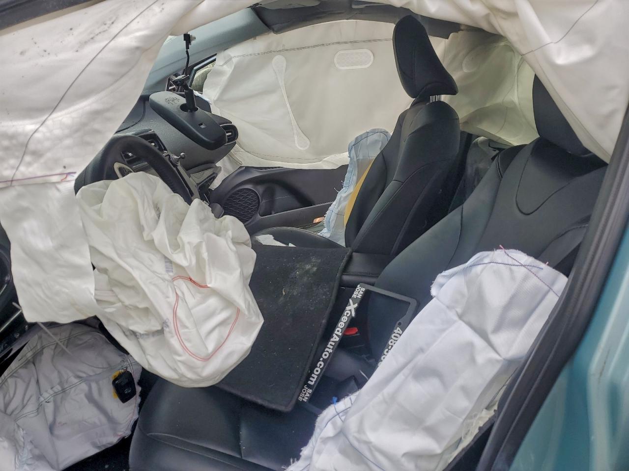 2016 TOYOTA PRIUS
