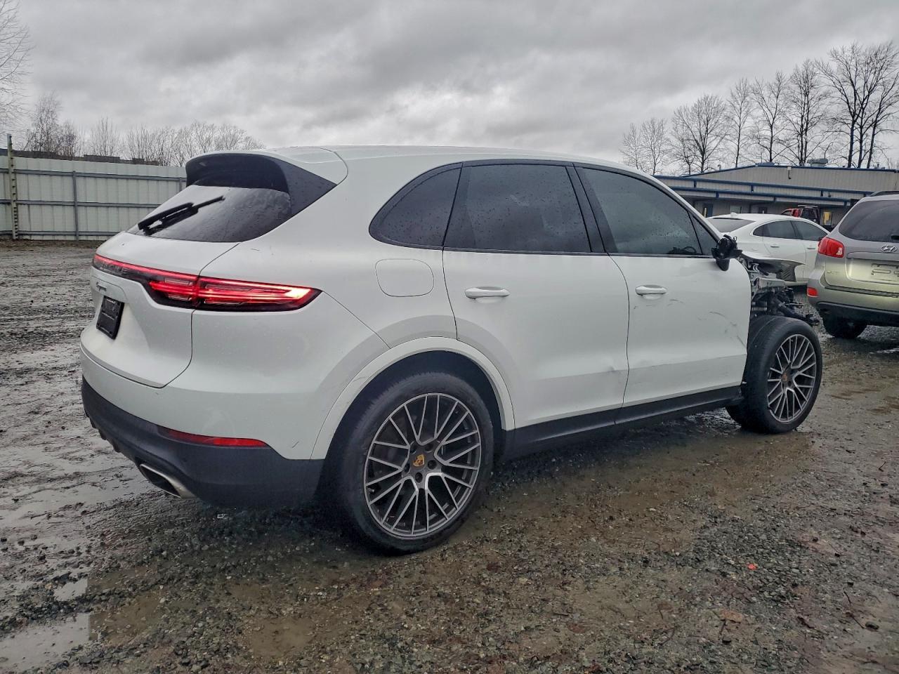 2021 PORSCHE CAYENNE
