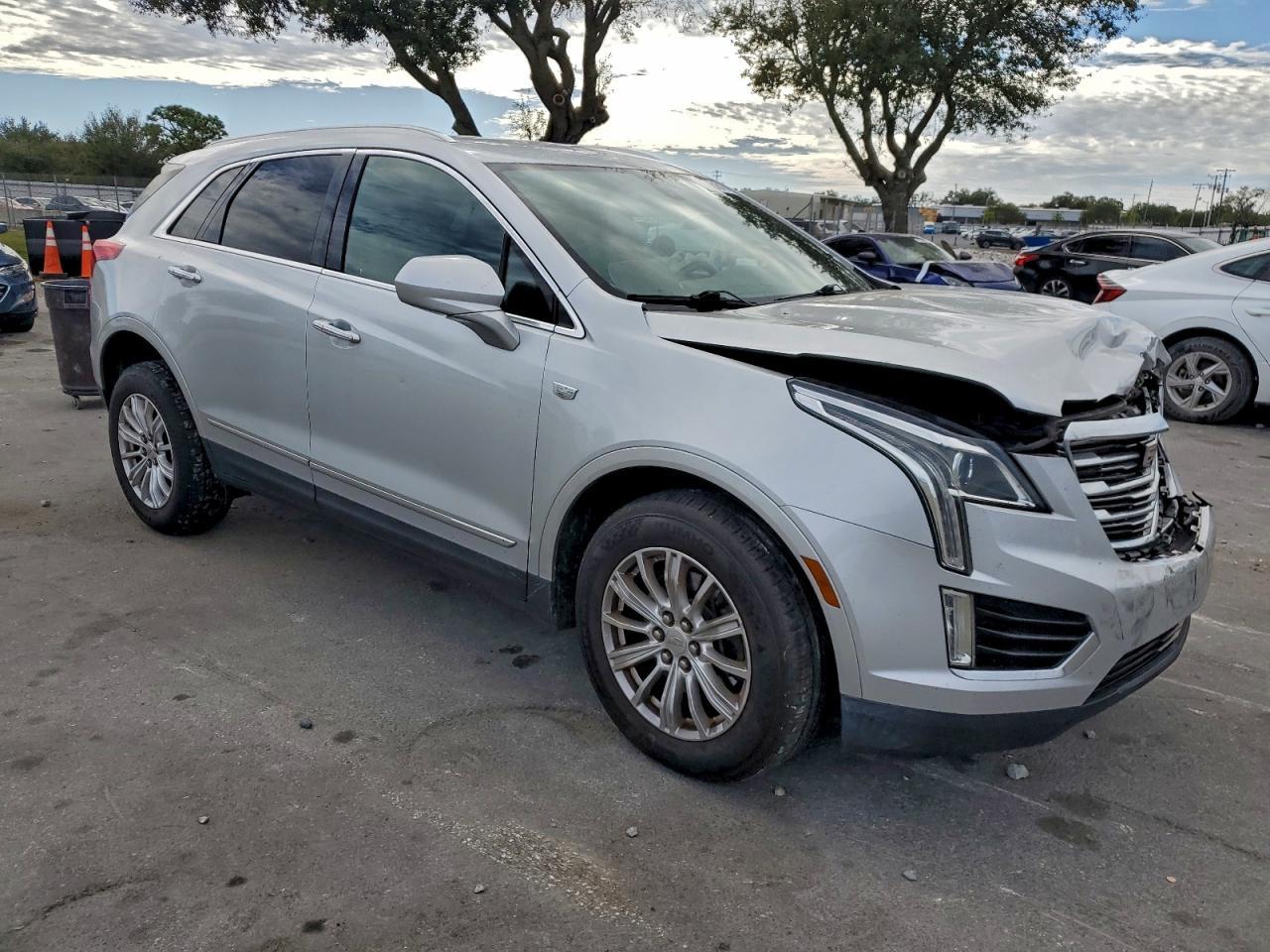 2017 CADILLAC XT5