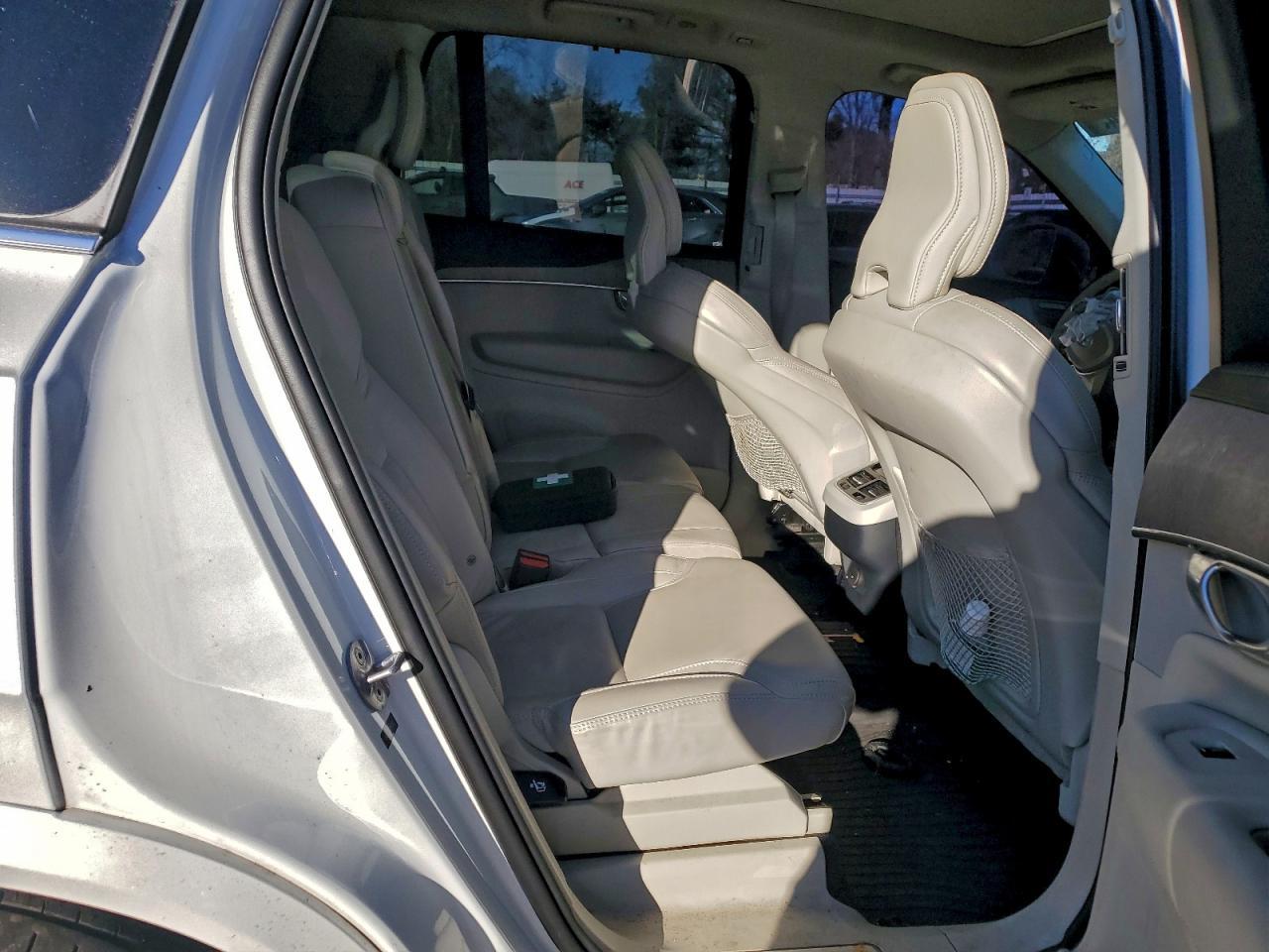 2023 VOLVO XC90