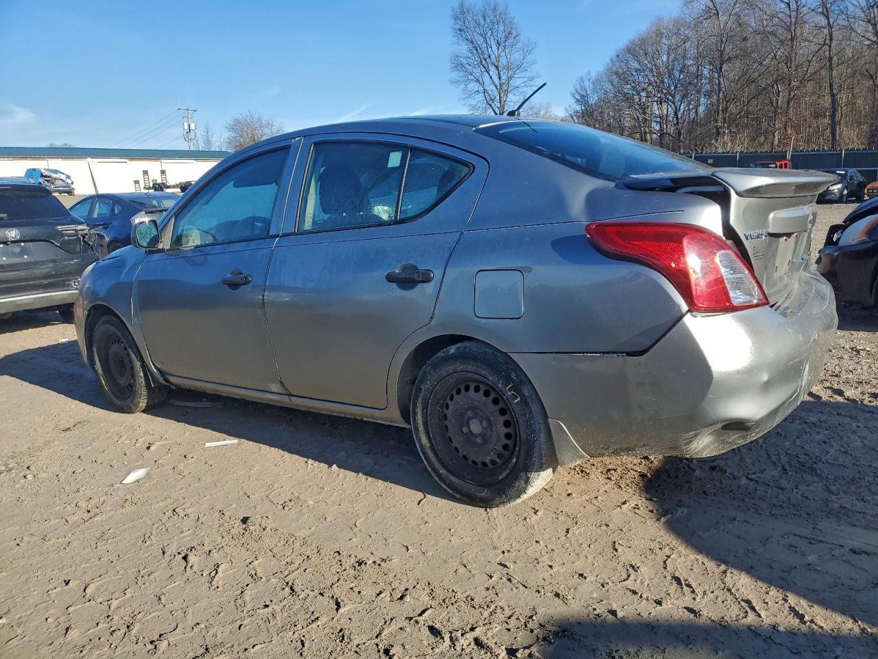 2012 NISSAN VERSA
