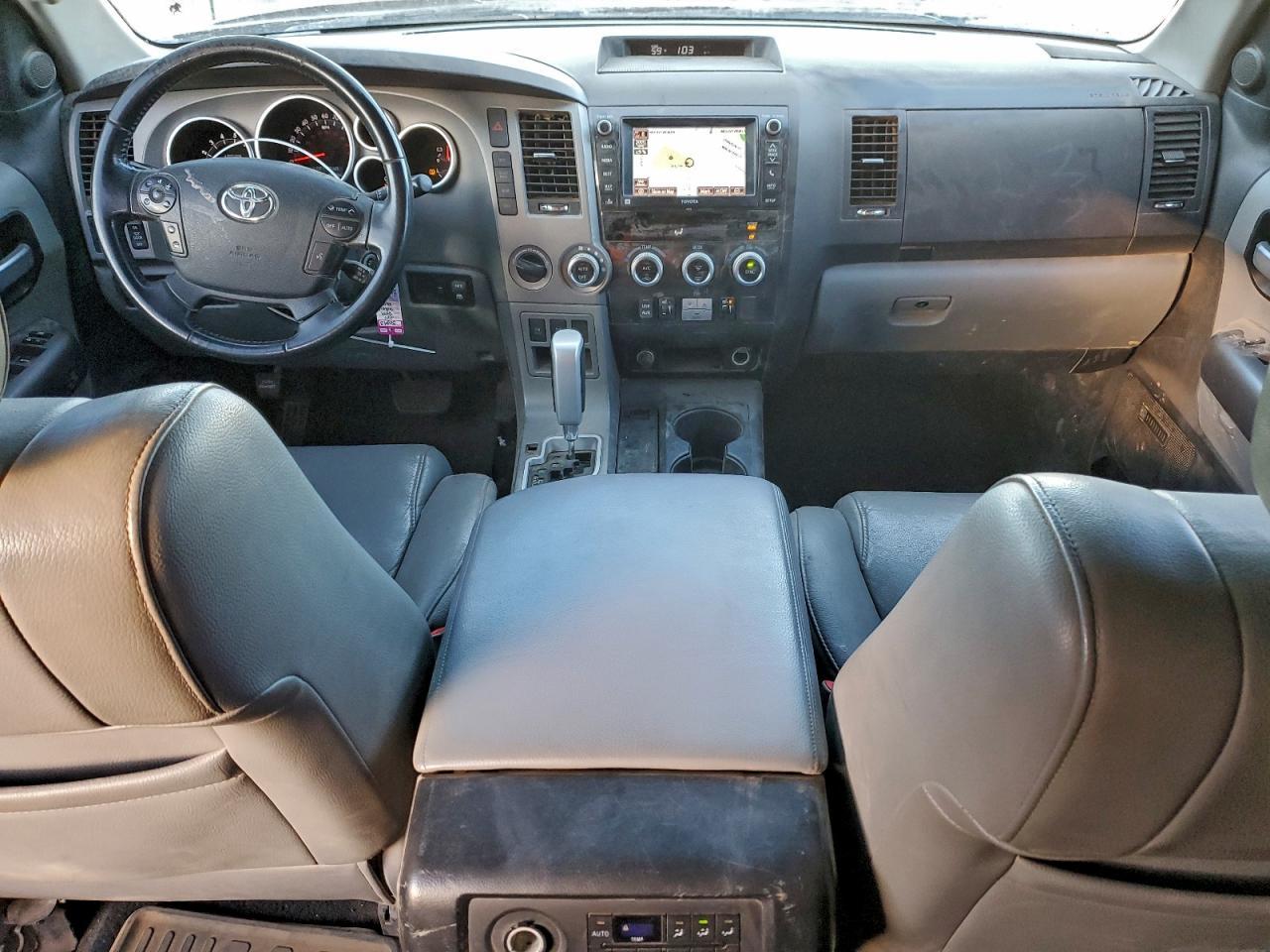 2013 TOYOTA Sequoia