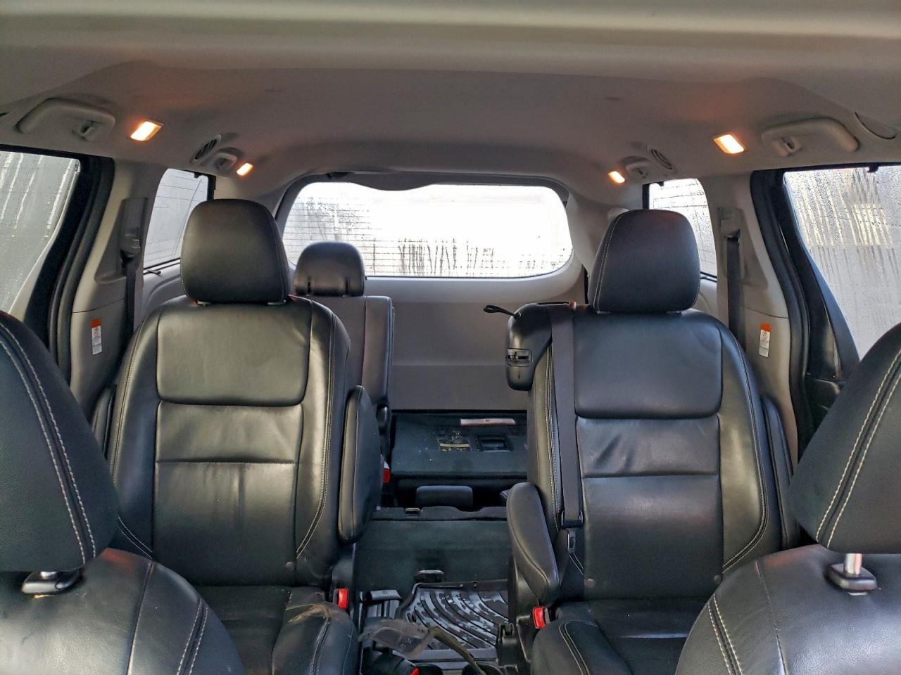 2016 TOYOTA SIENNA