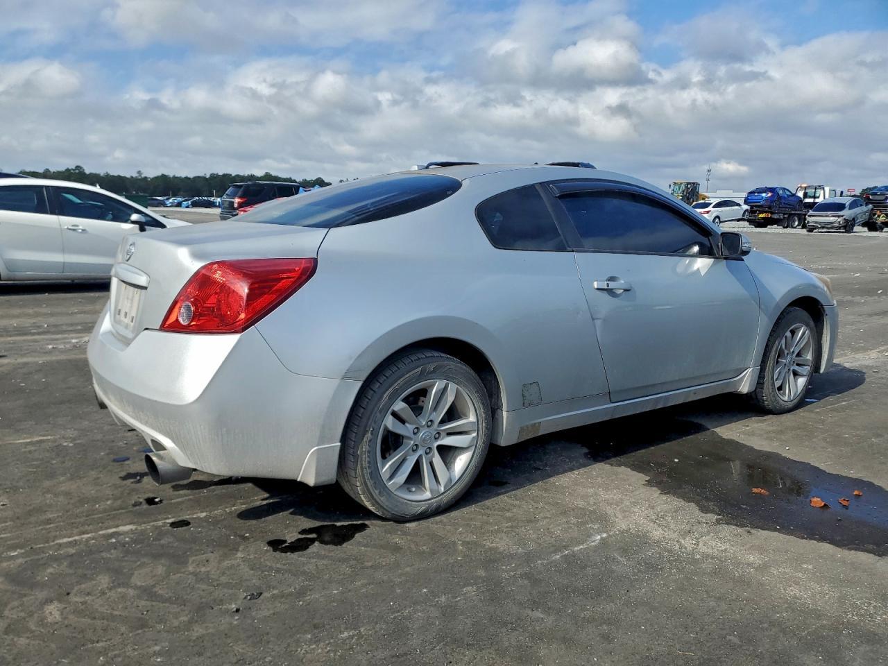 2012 NISSAN ALTIMA