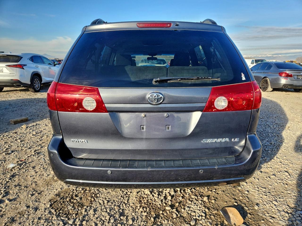 2007 TOYOTA SIENNA