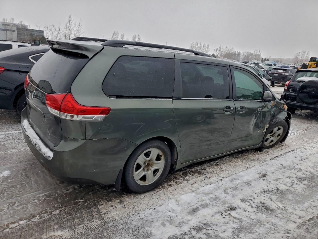2014 TOYOTA SIENNA