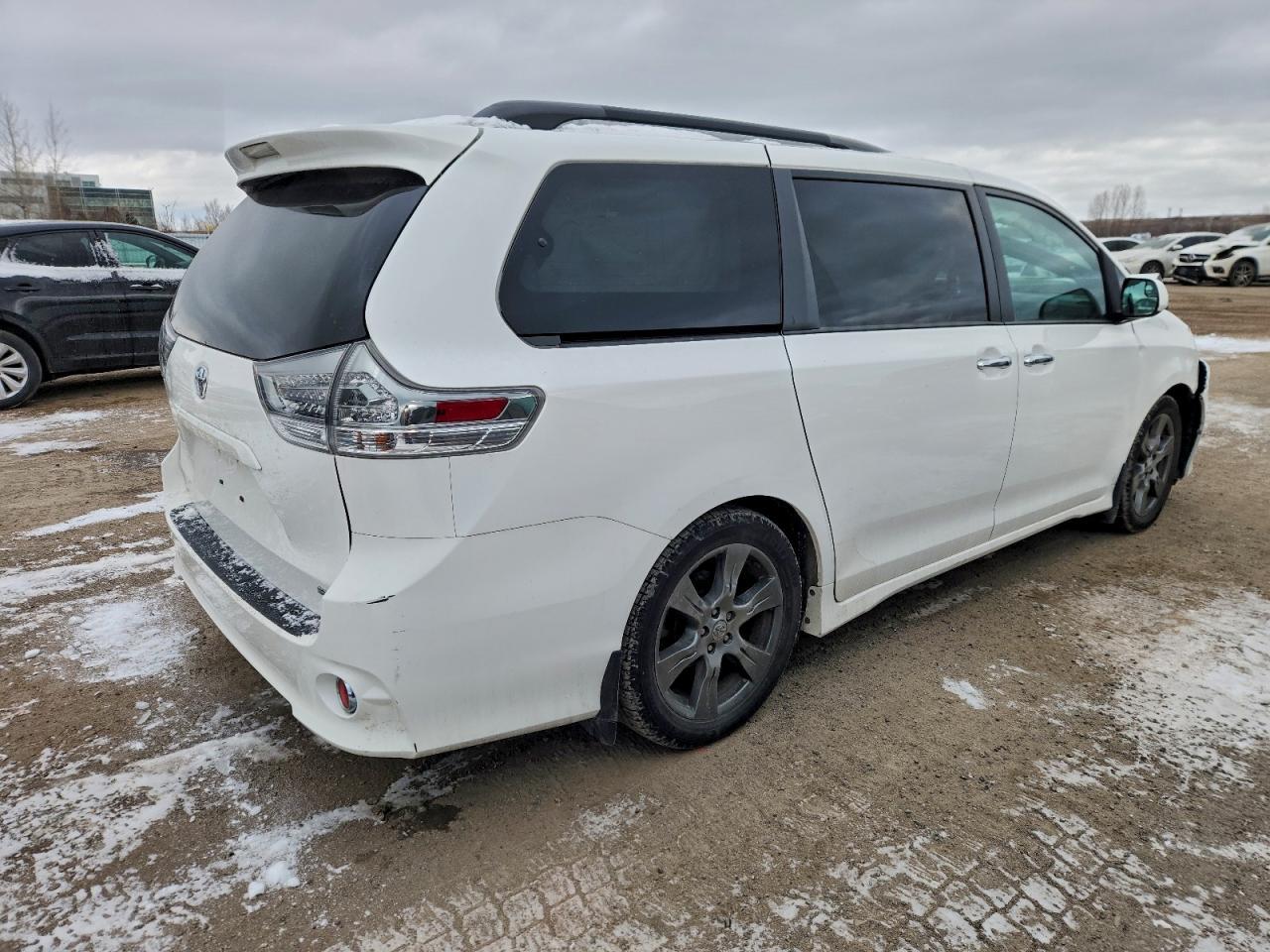 2017 TOYOTA SIENNA