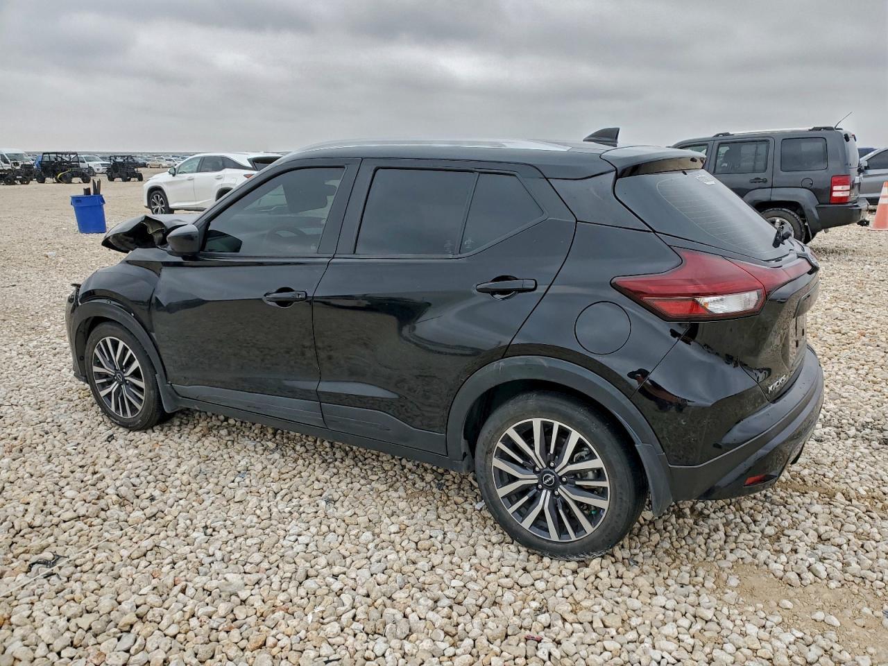 2022 NISSAN KICKS