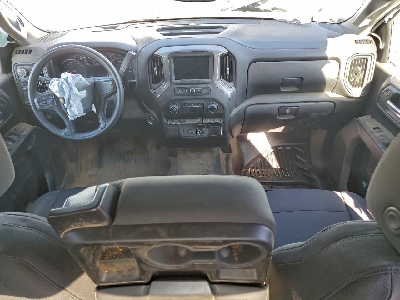 2024 CHEVROLET Silverado