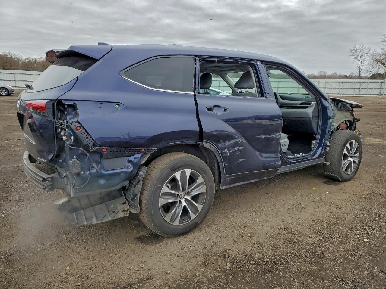 2022 TOYOTA HIGHLANDER