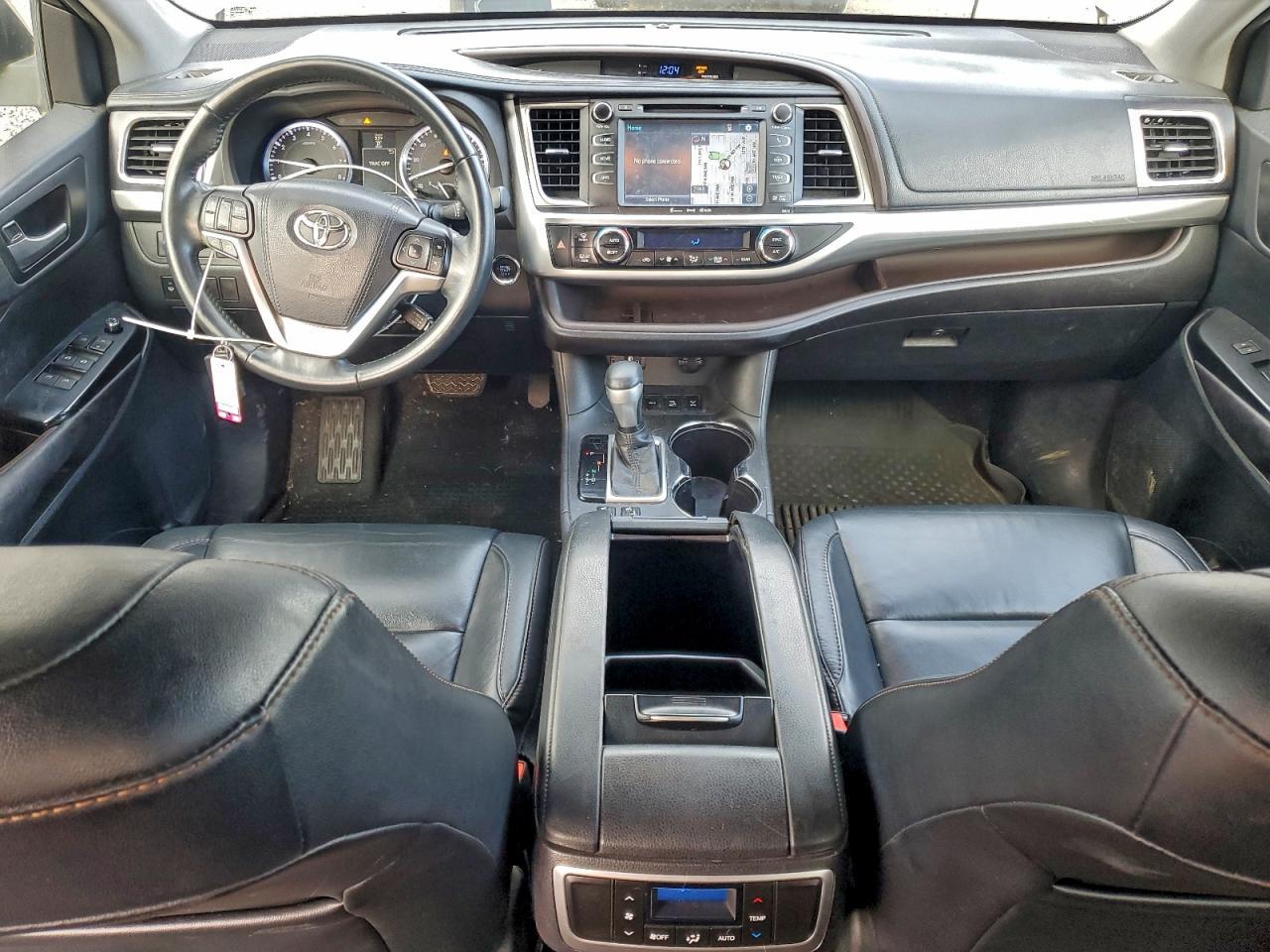 2016 TOYOTA HIGHLANDER