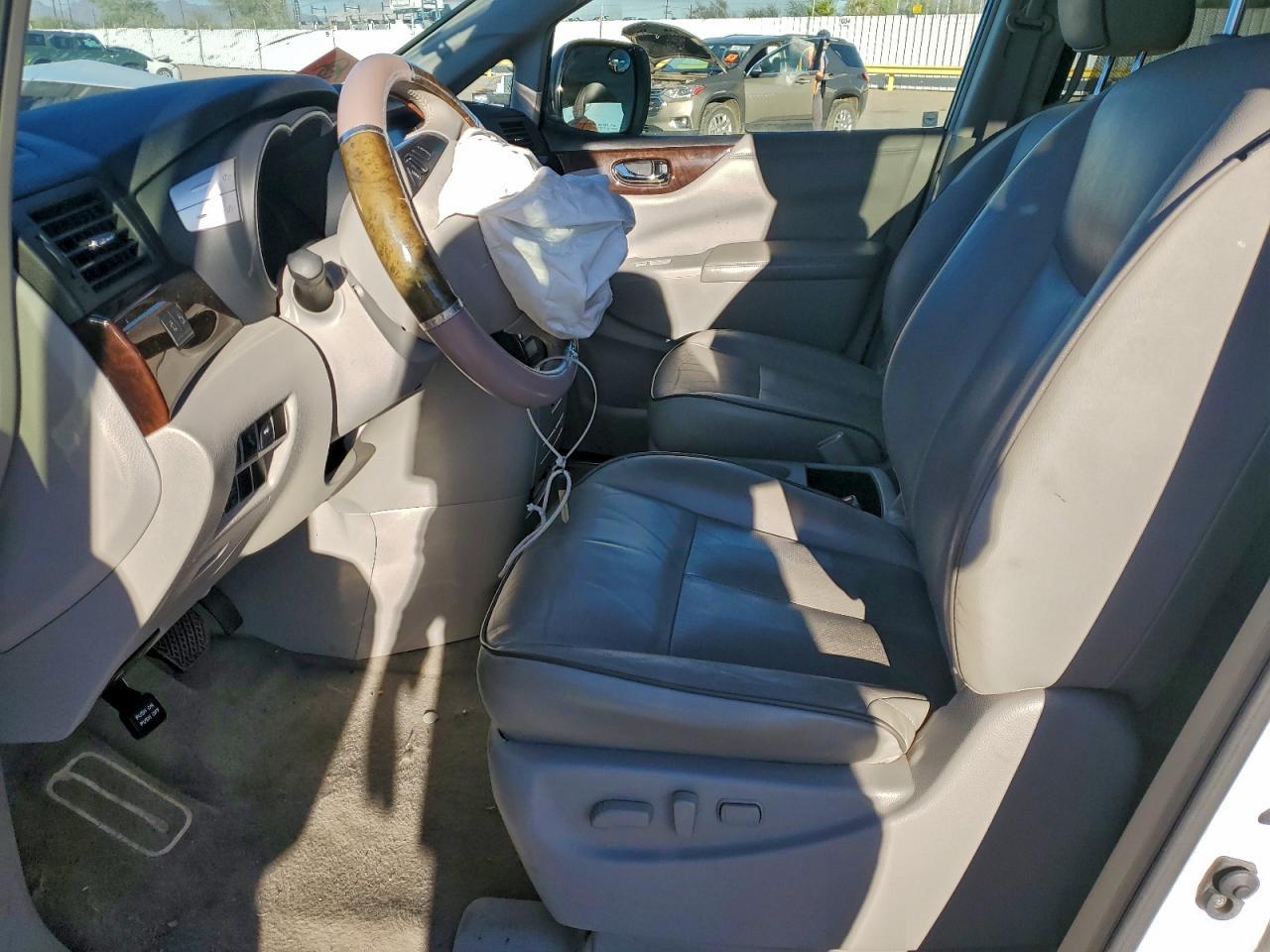 2013 NISSAN Quest