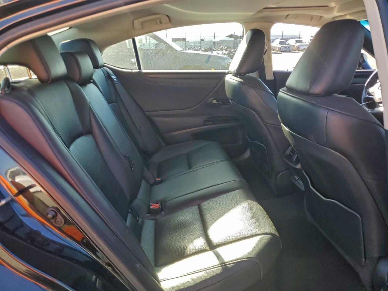 2022 LEXUS ES 300H
