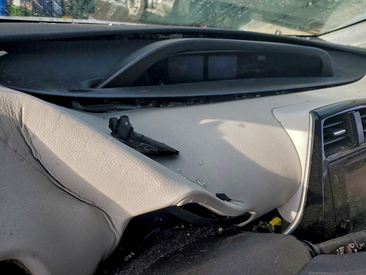 2017 TOYOTA PRIUS