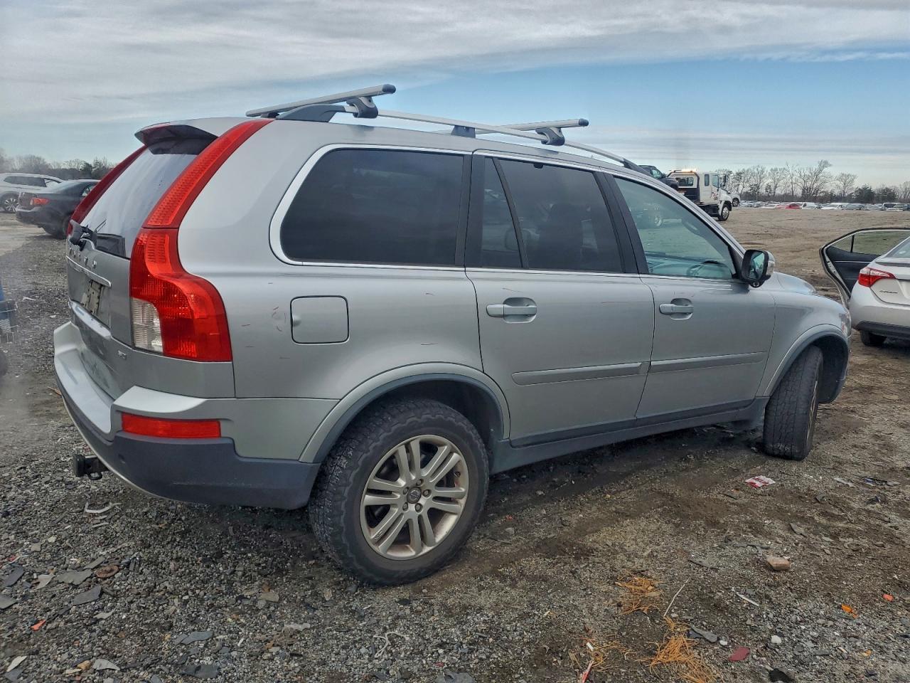 2011 VOLVO XC90