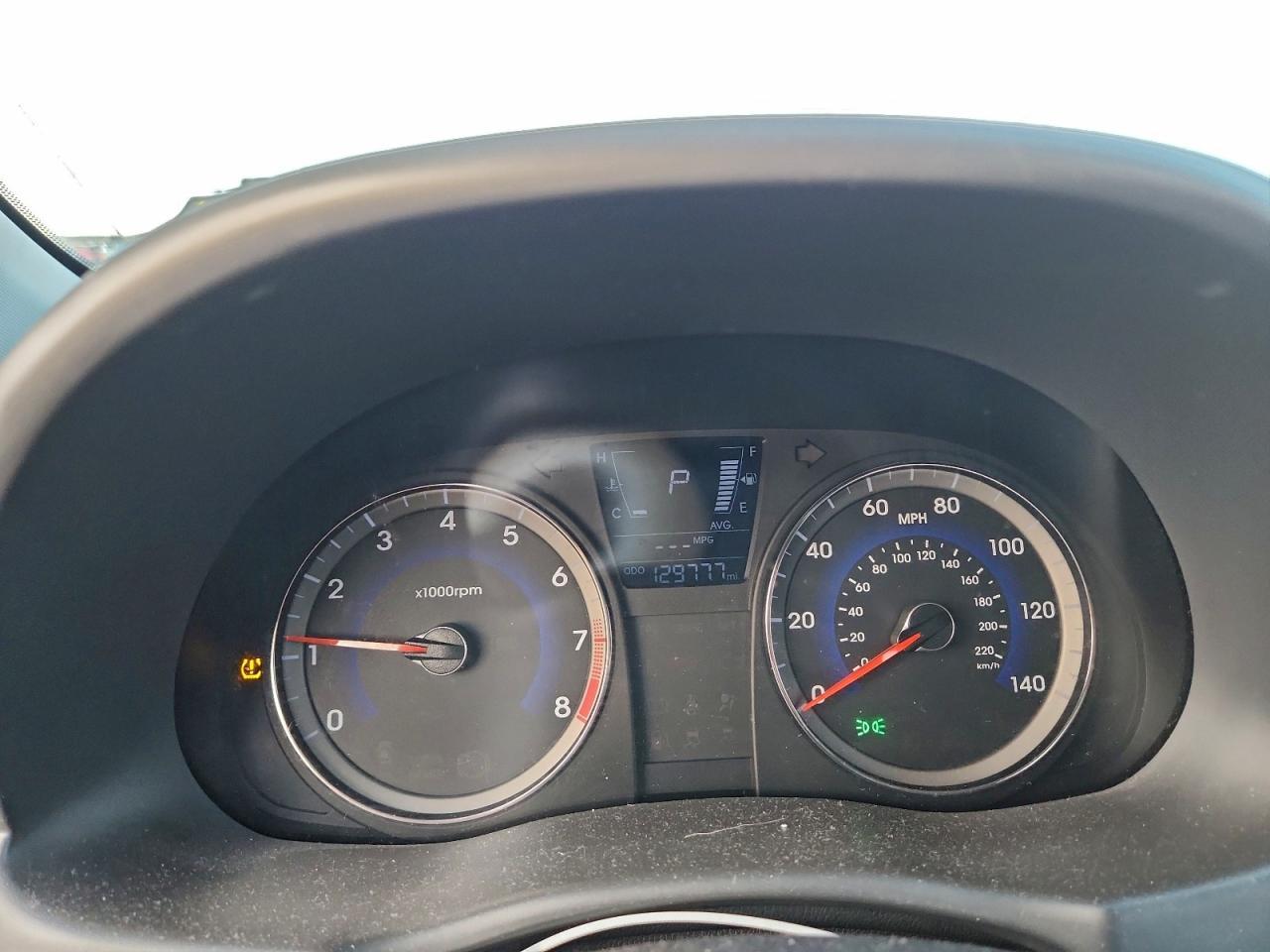 2012 HYUNDAI ACCENT