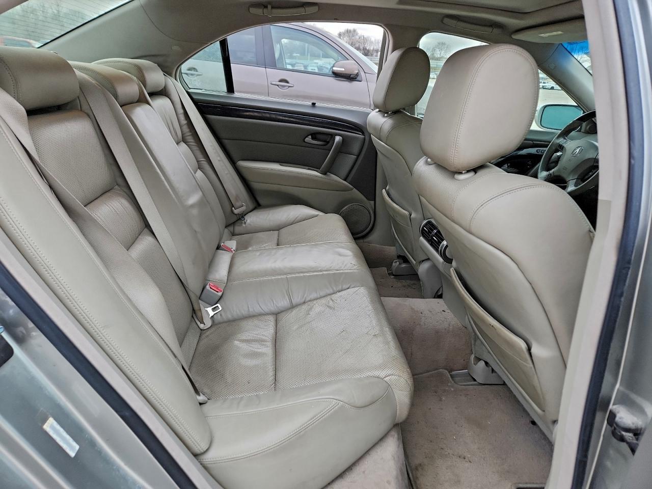2010 ACURA RL