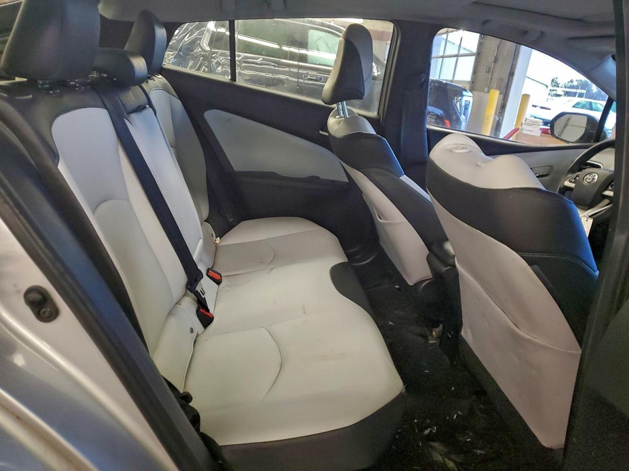 2017 TOYOTA PRIUS