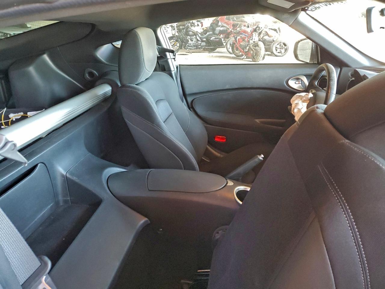 2016 NISSAN 370Z