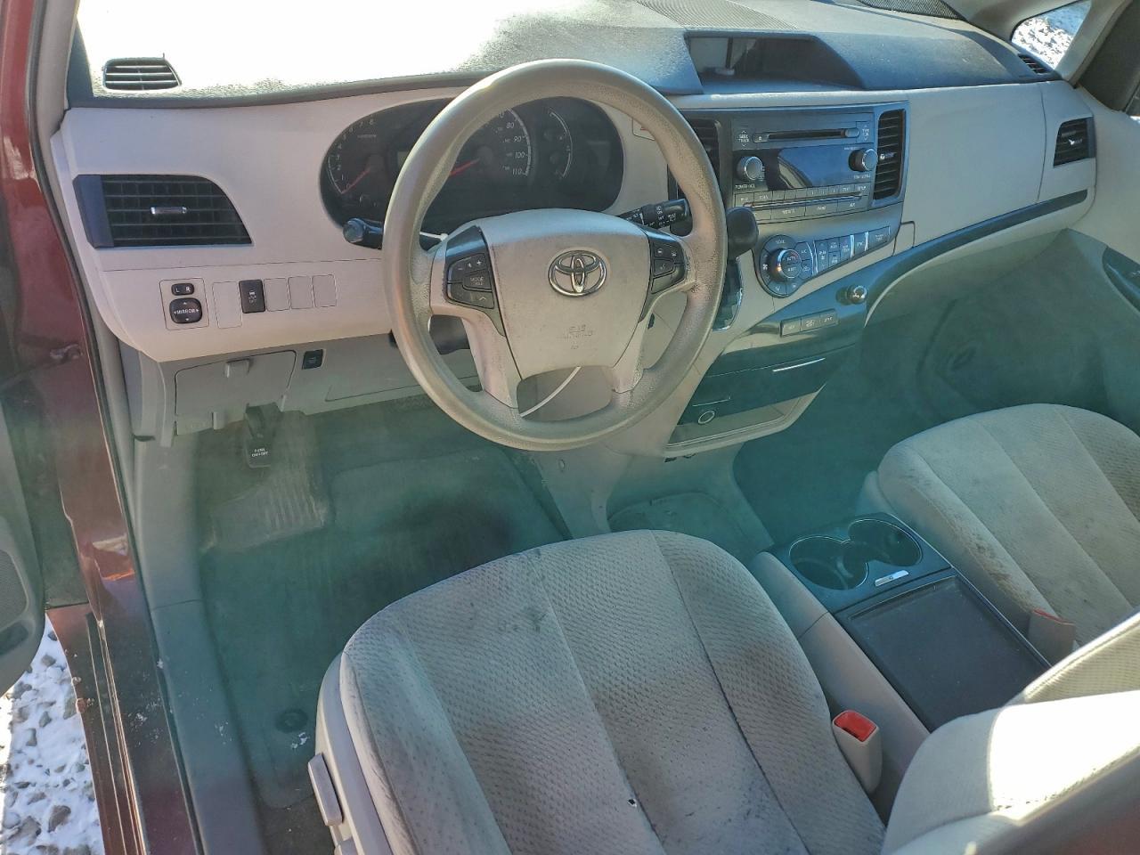 2014 TOYOTA SIENNA