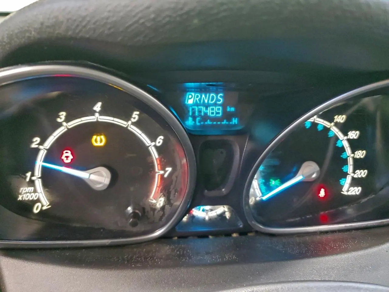 2014 FORD Fiesta