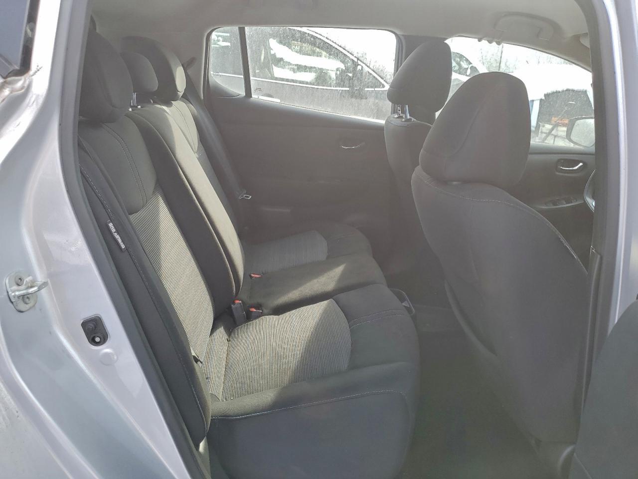 2023 NISSAN LEAF
