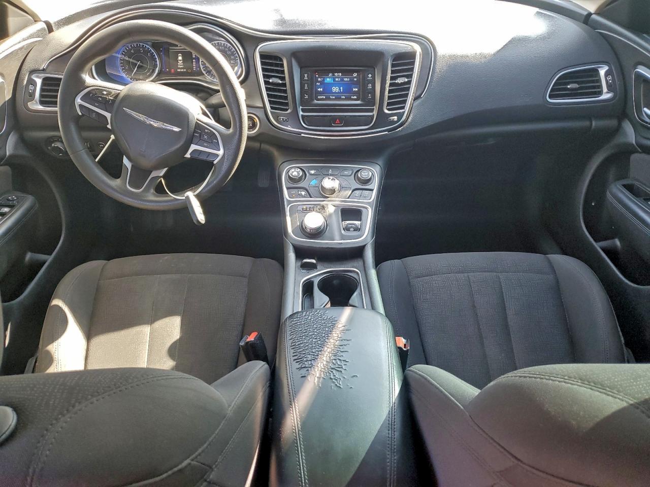 2016 CHRYSLER 200