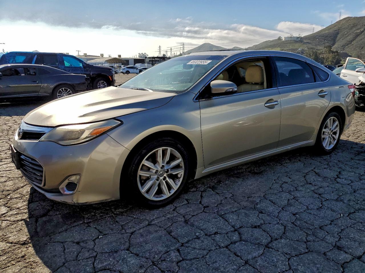 2015 TOYOTA Avalon