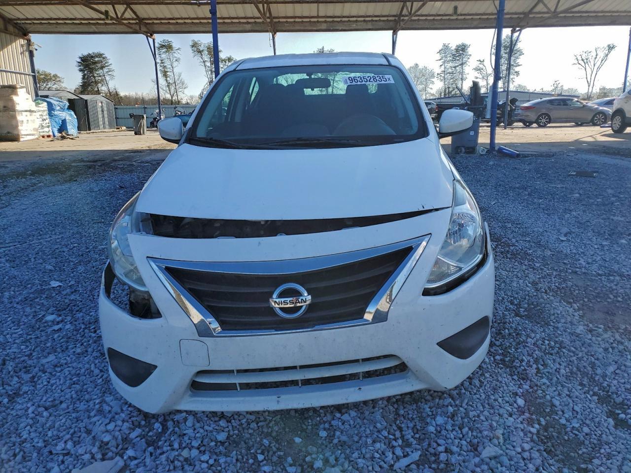 2018 NISSAN VERSA