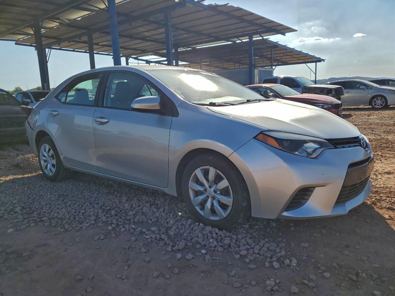 2015 TOYOTA COROLLA