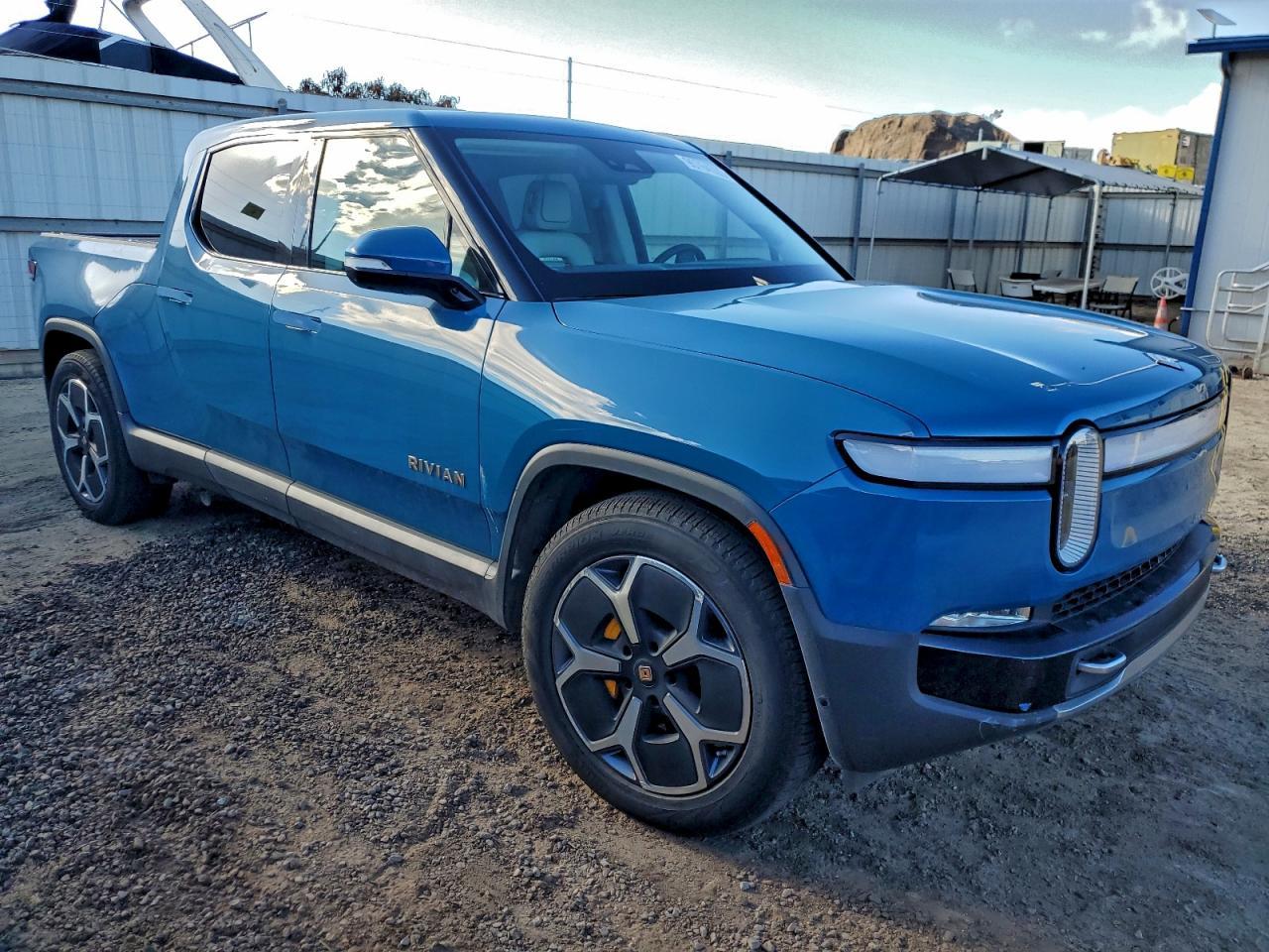 2022 RIVIAN R1t