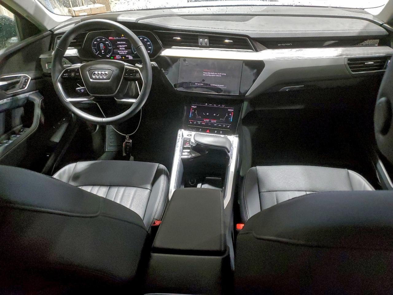 2024 AUDI Q8