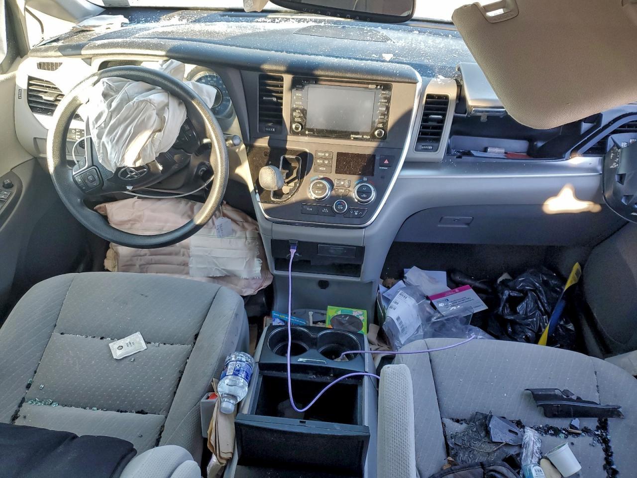2018 TOYOTA SIENNA