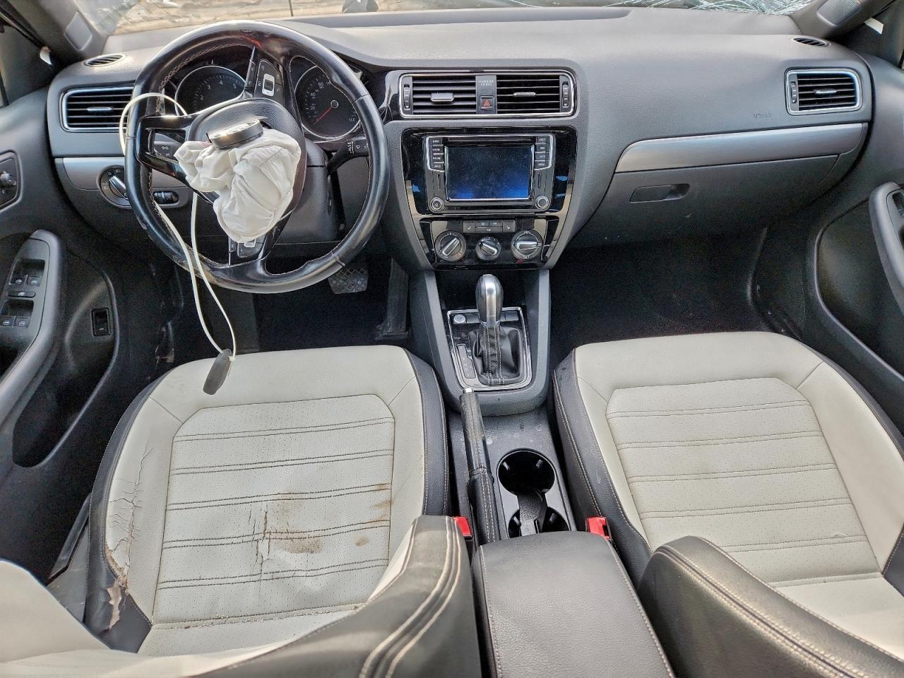 2016 VOLKSWAGEN JETTA