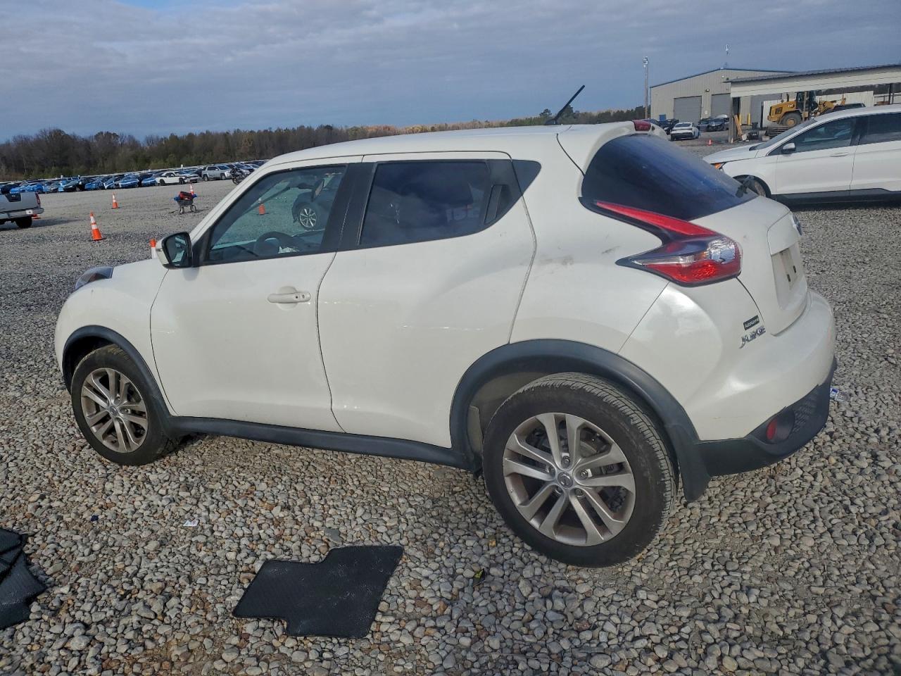 2015 NISSAN Juke