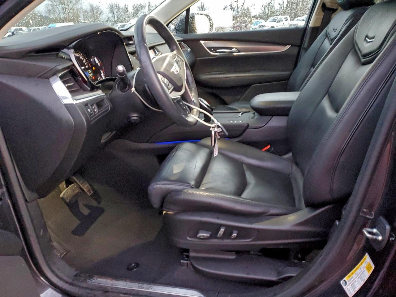 2017 CADILLAC XT5