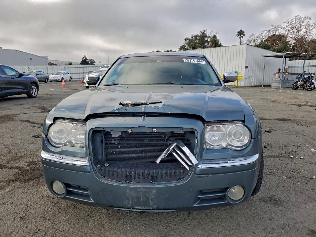 2005 CHRYSLER 300