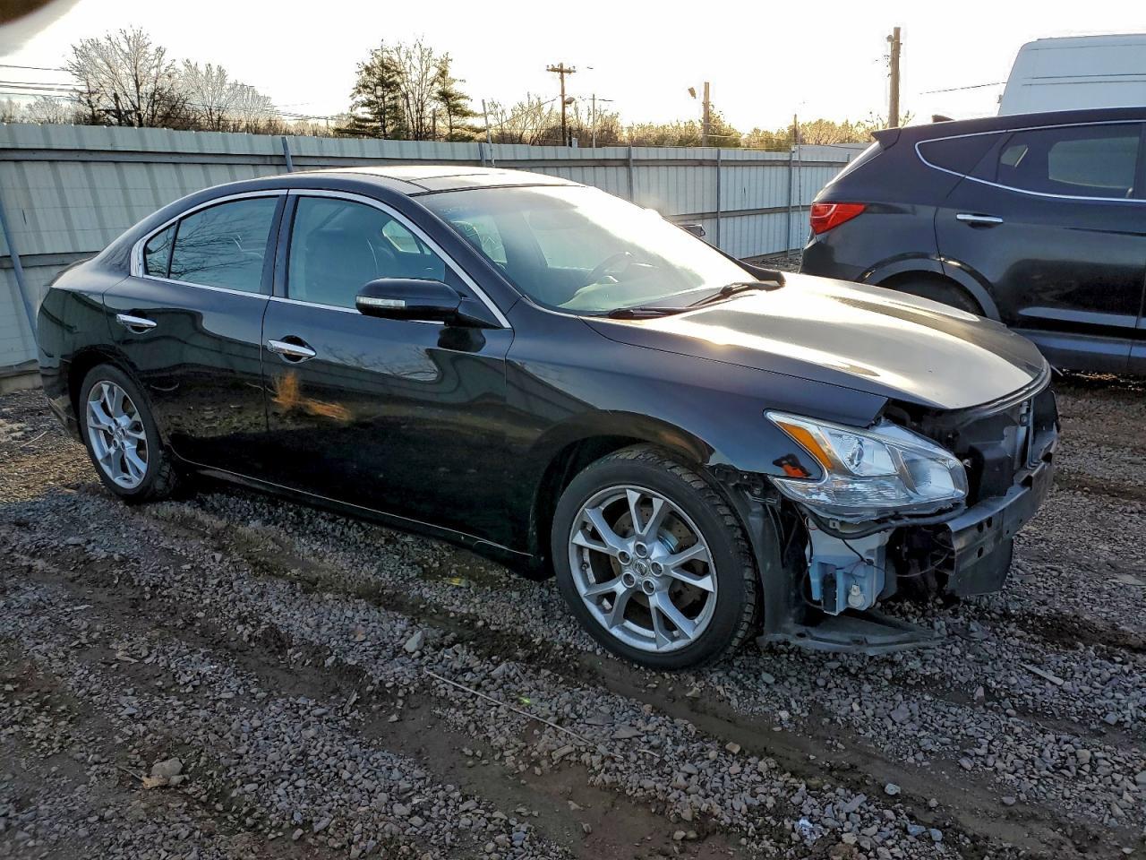 2014 NISSAN Maxima